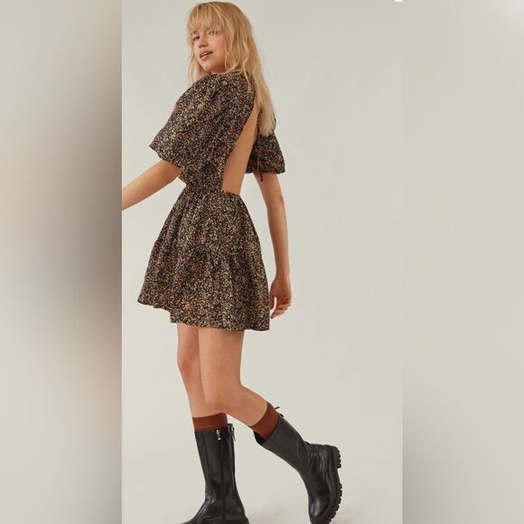 Ditsy Floral Print Puff Sleeve Tiered Mini Dress size 10 - Picture 2 of 12